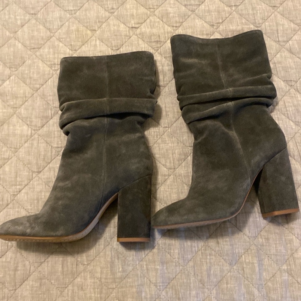Splendid gray slouch boot.